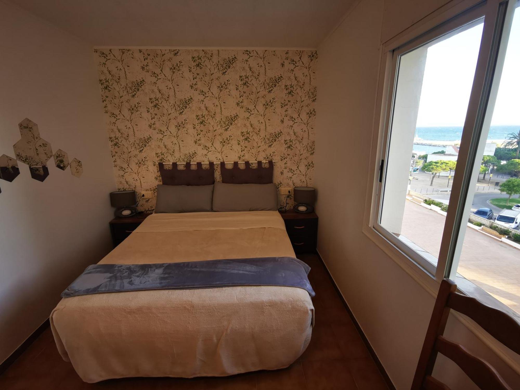 Spacieux Appartement Rose Front Mer Et Piscine Roses Exterior foto