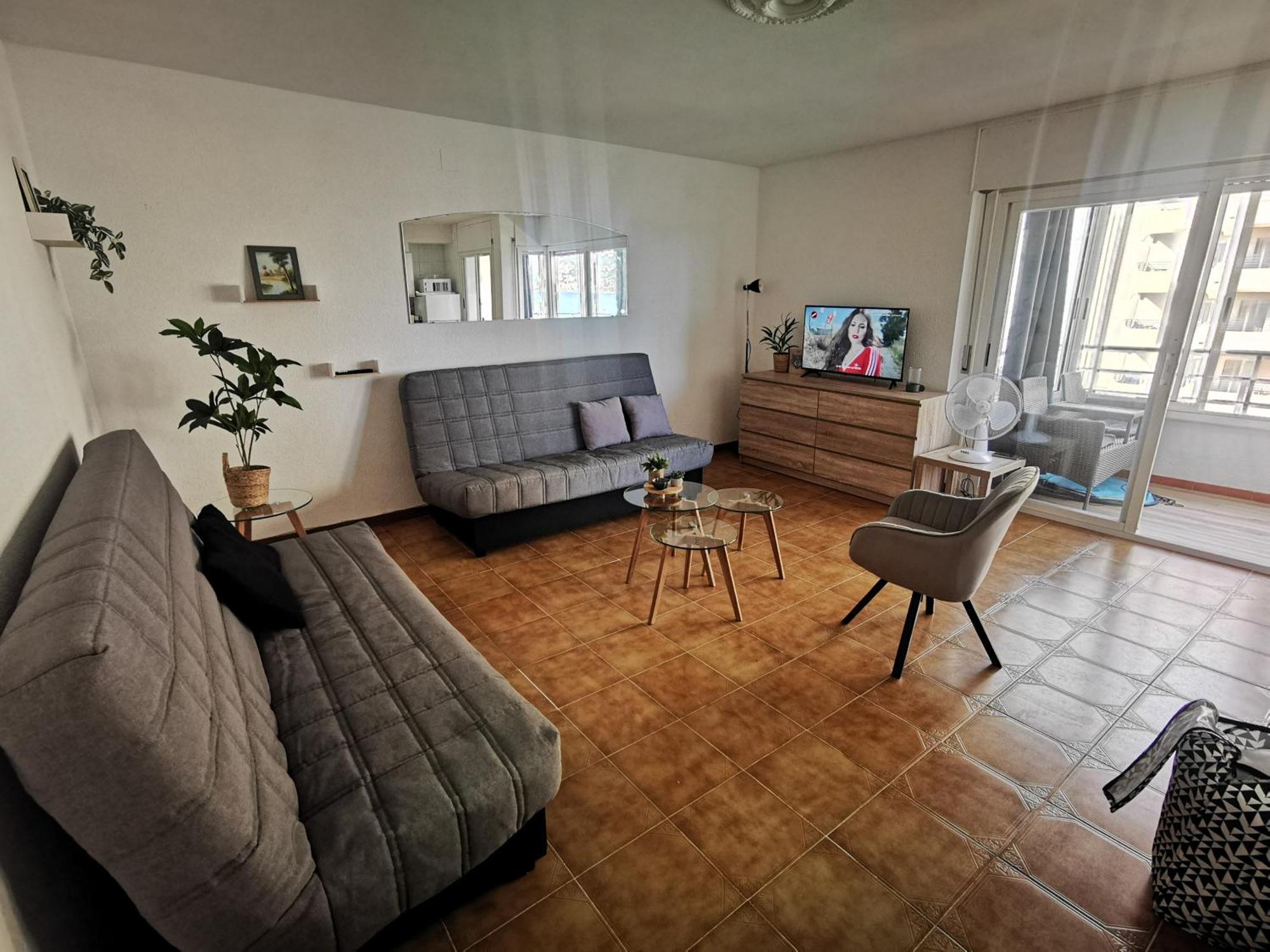 Spacieux Appartement Rose Front Mer Et Piscine Roses Exterior foto