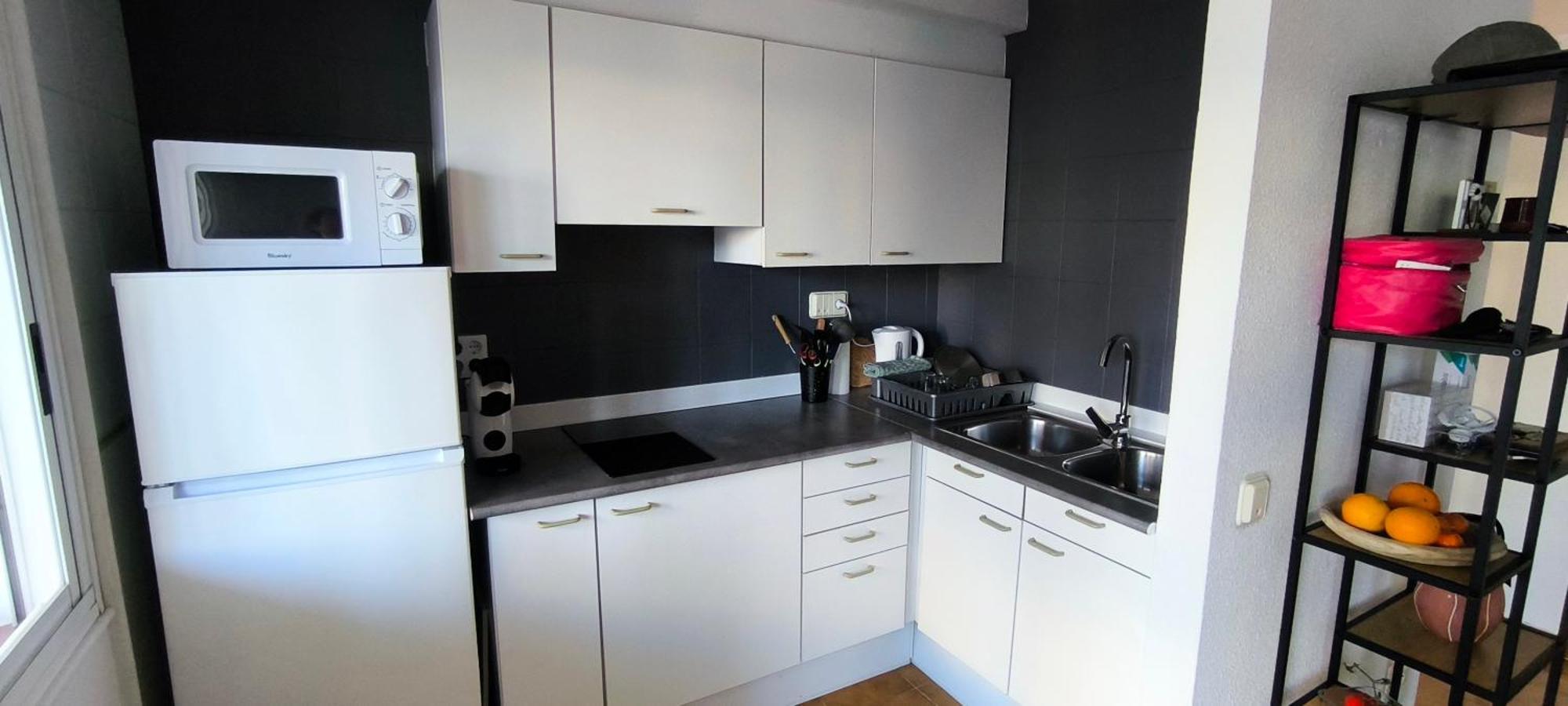 Spacieux Appartement Rose Front Mer Et Piscine Roses Exterior foto